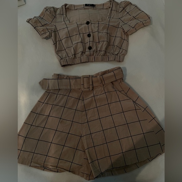 Two piece set - Picture 1 of 5